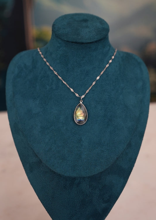 Silver Labradorite Necklace