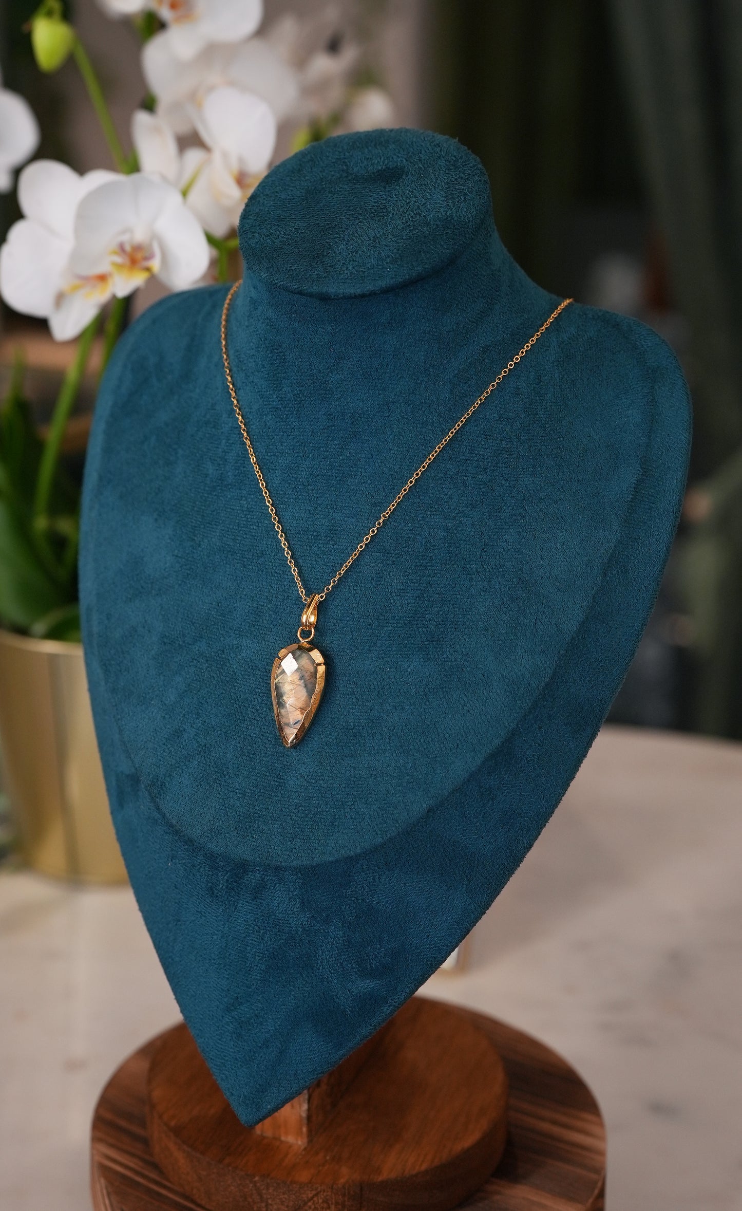 Labradorite Arrow Gold Necklace