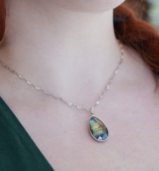 Silver Labradorite Necklace