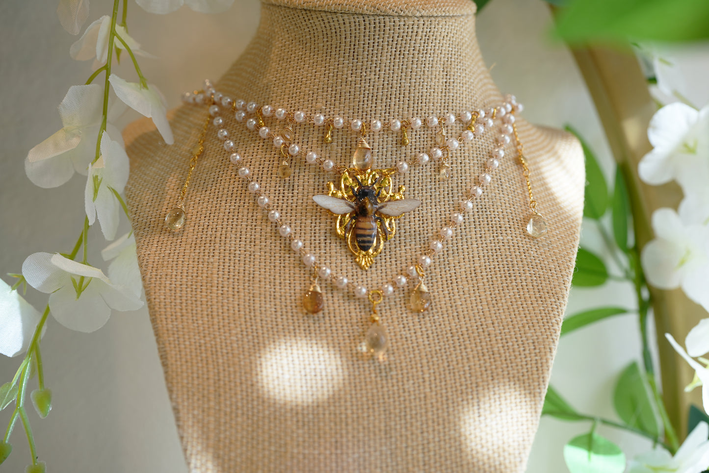 Honey Bee Collier