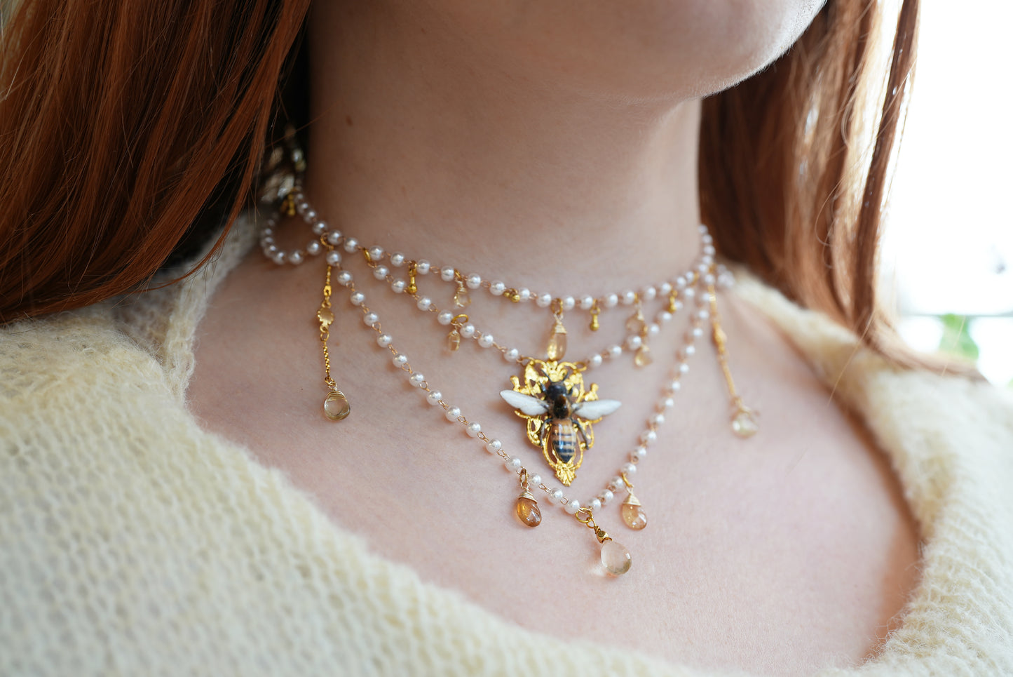 Honey Bee Collier