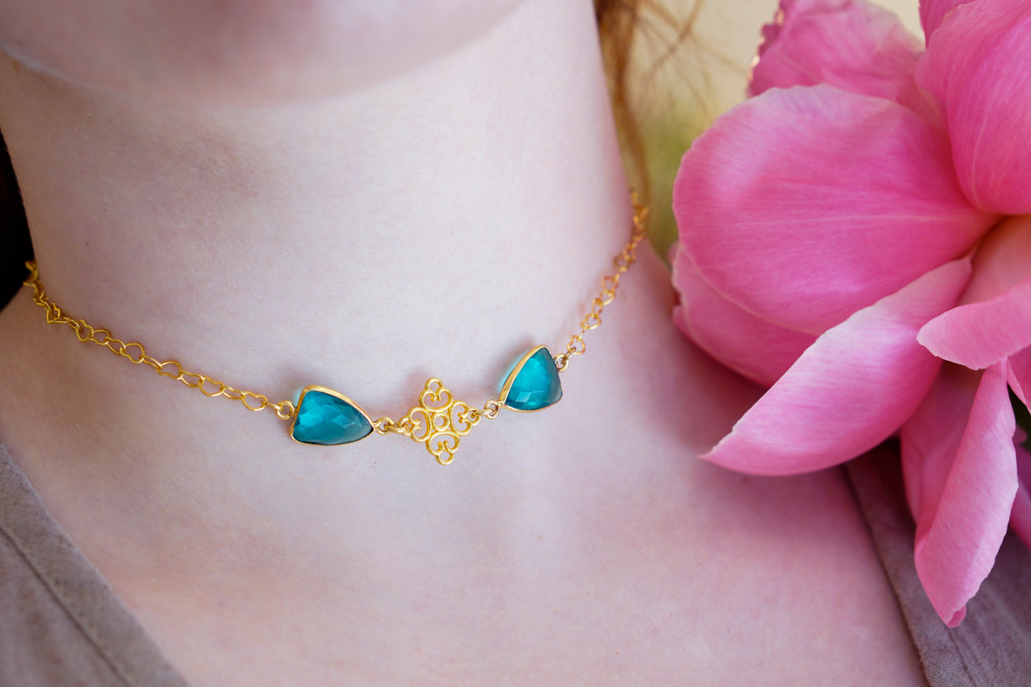 Salicia  Choker